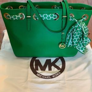 Gorgeous Green Michael Kors tote handbag